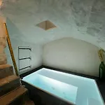 Piscine Chauffee, Centre, Maison Atypique Holiday home