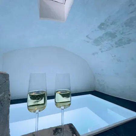 Holiday home Piscine Chauffee, Centre, Maison Atypique Rouen