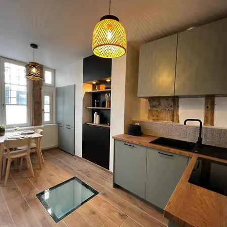 Holiday home Piscine Chauffee, Centre, Maison Atypique Rouen