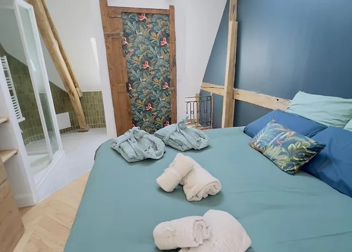 Prázdninový dům Piscine Chauffee, Centre, Maison Atypique *